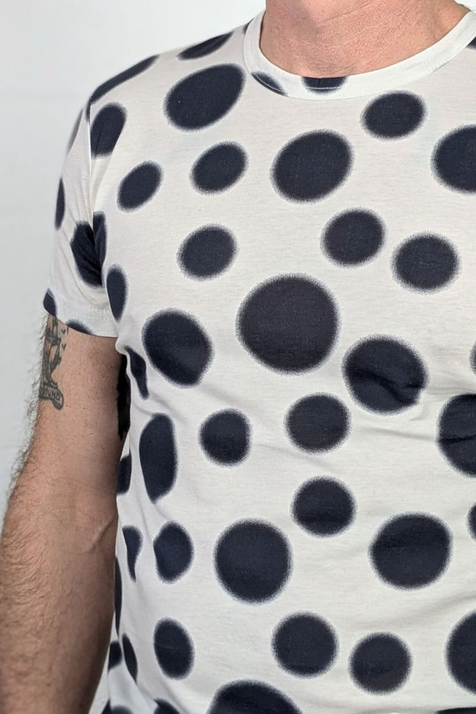 Frequency Tee Kusama