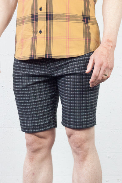 Vida Short Shadow Check
