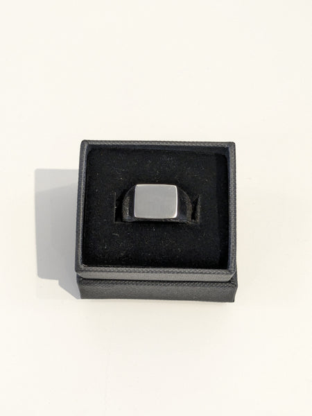 Lonely Wolf Silver Ring Shaggy Signet