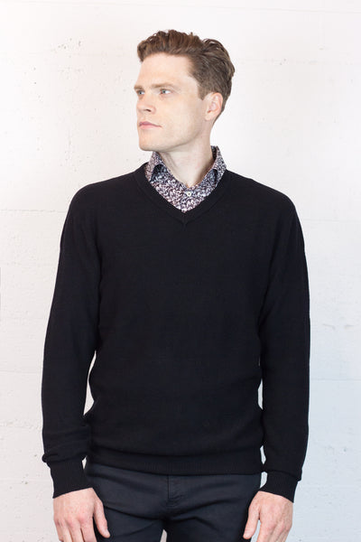 B&L Knit V Neck Black