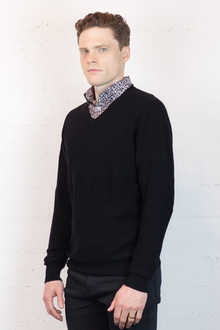 B&L Knit V Neck Black