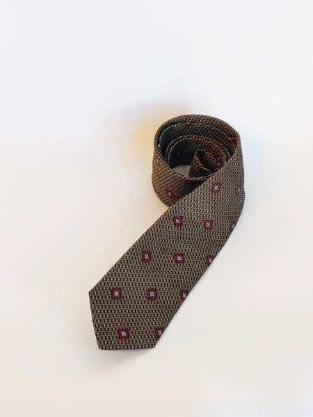 Tie Monti Castello Old Gold Ruby Medallion